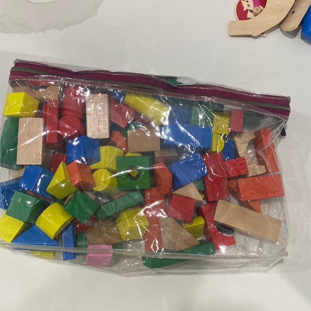 Bag of wooden blocks